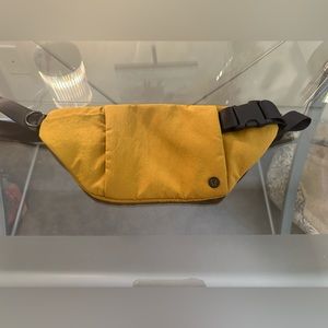 Lululemon cross body